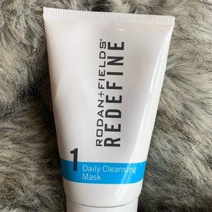 Rodan + Fields Redefine Daily Cleansing Mask